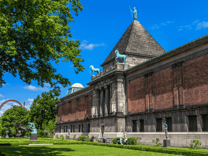 Image of Glyptotek Museum in Copenhagen.