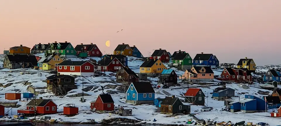 Find Out: How Big is Greenland Compared to the U.S.? Greenland size facts