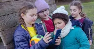 Child Welfare Group Warns Against Tracking Kids With Apps