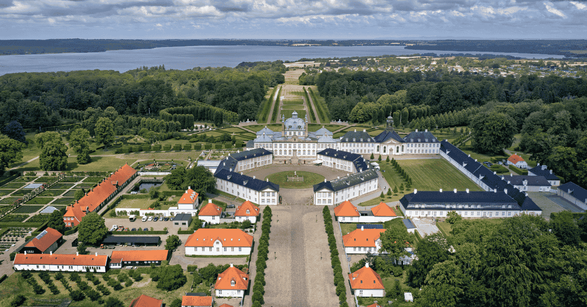 Fredensborg Palace: A Royal Dream of the Danish Life